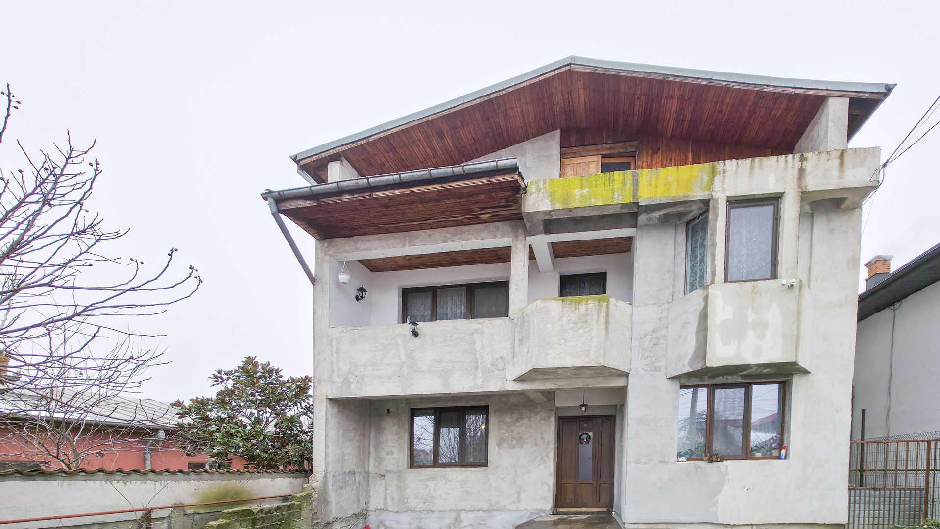 Casă spațioasă de vânzare – Strada Republicii nr. 105, Dragomirești - Poză 24