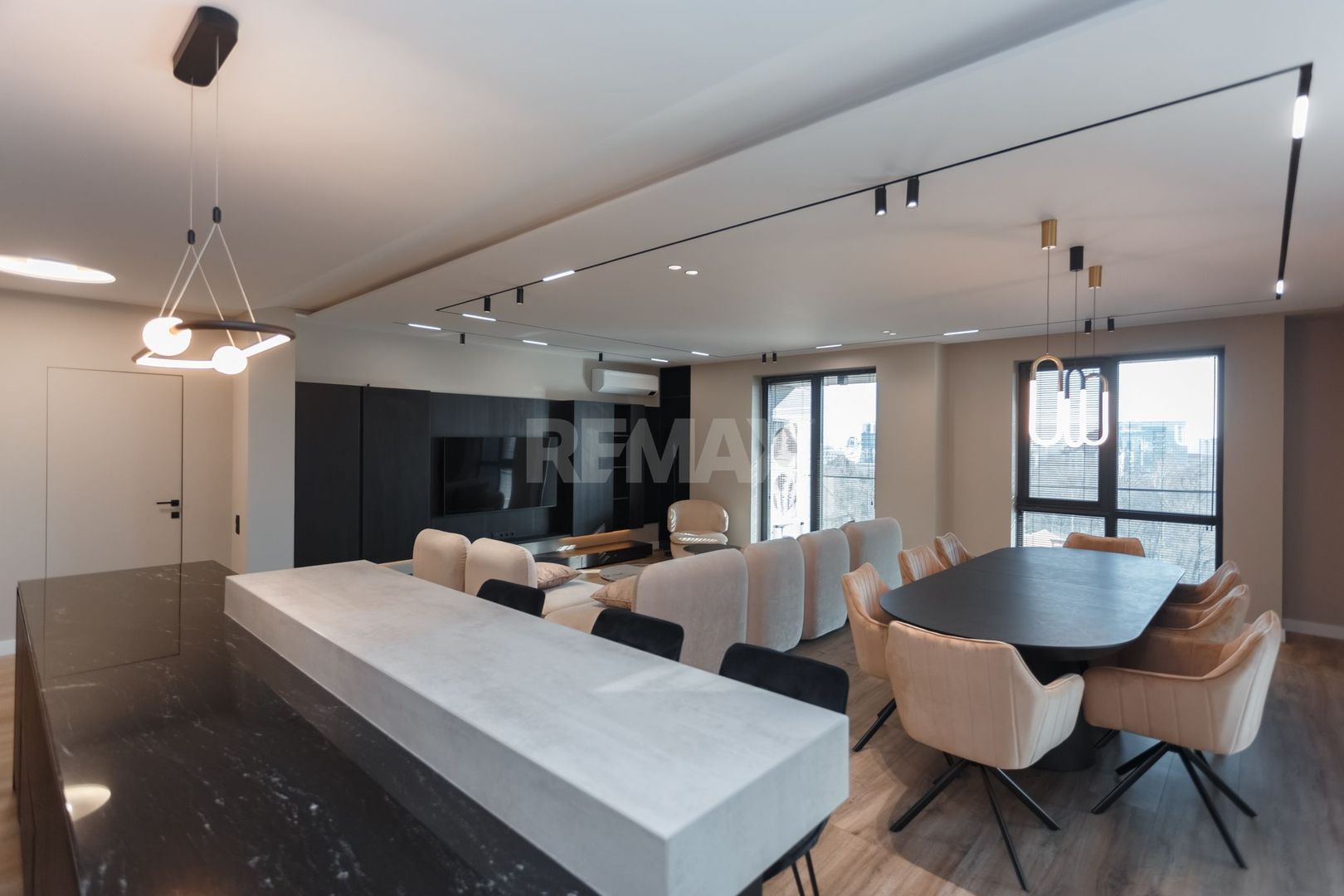 De vânzare apartament, 2 dormitoare, str. Teatrală 3, Centru. - Poză 19