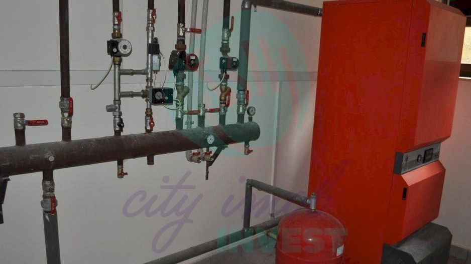 Vila spatioasa in zona exclusivista a orasului Piatra Neamt - Poză 8