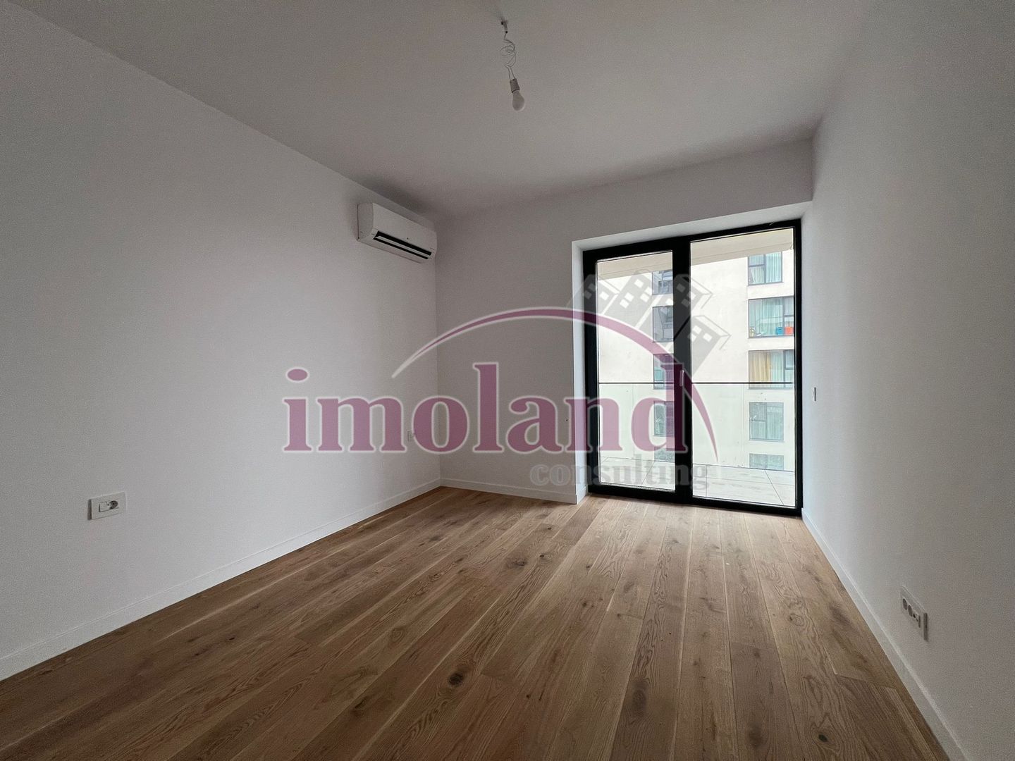 Vanzare - apartament 2 camere - NOU - Sisesti - Poză 4