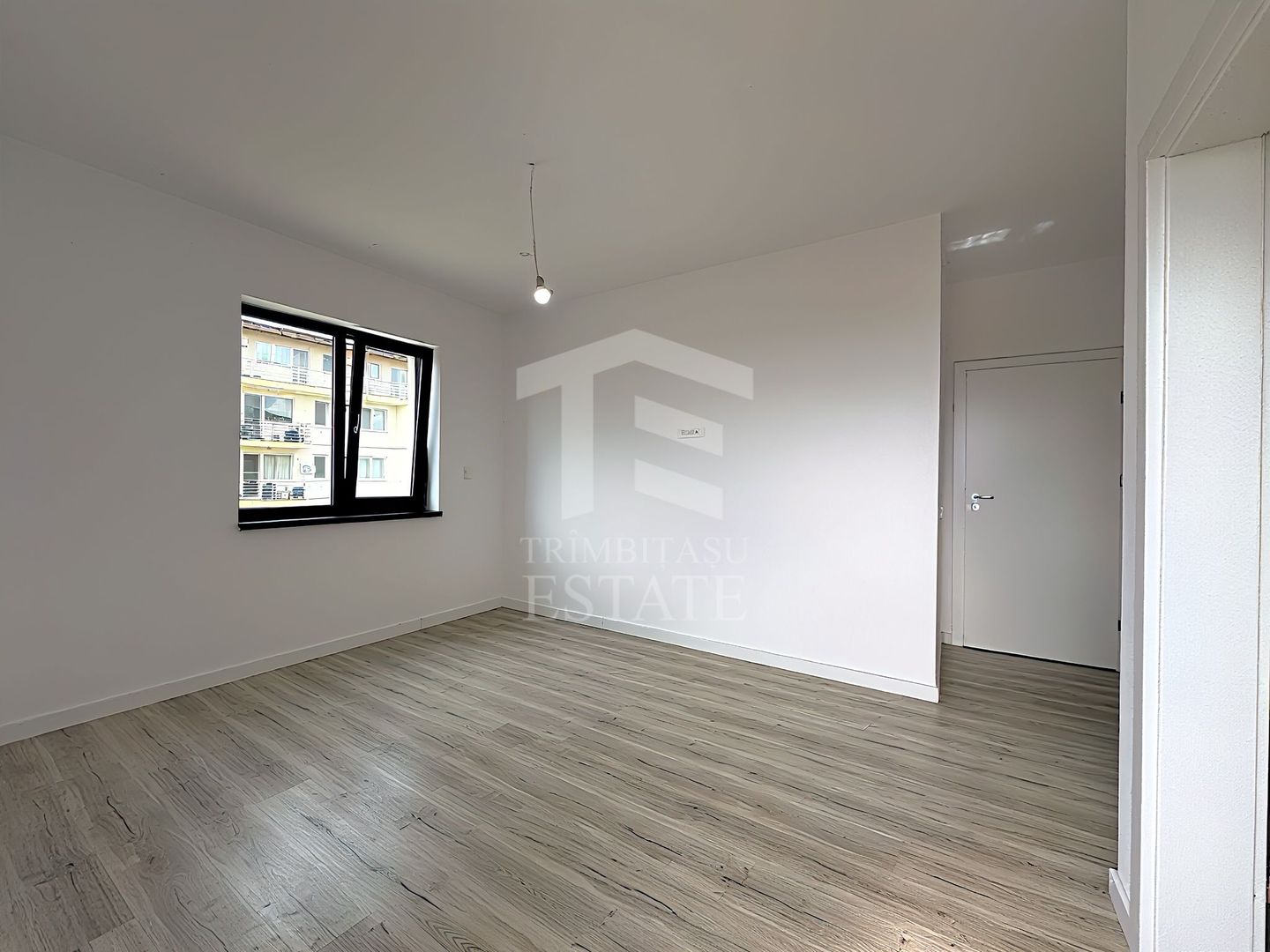 3 camere 88 mp 2 terase 2 băi 2 dressinguri etaj 3/4 lift Sos Cernica - Poză 15