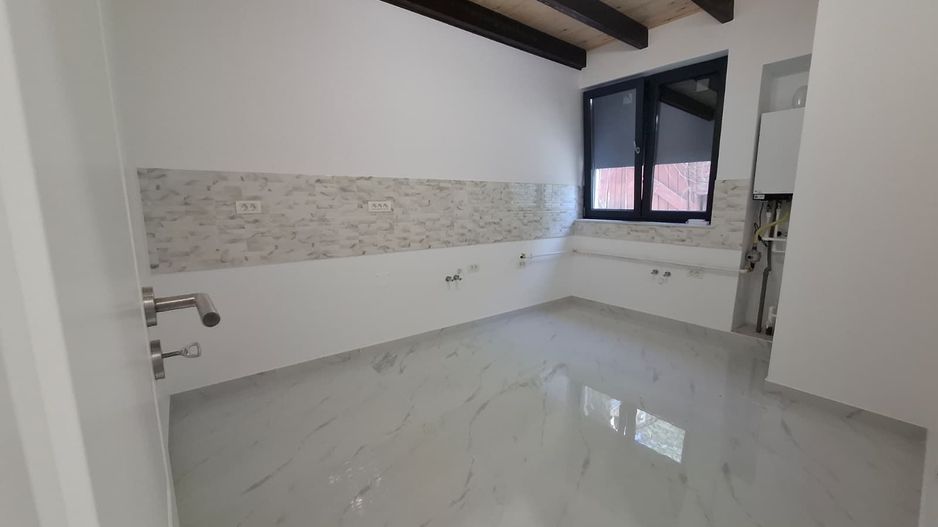 Apartament 4 Camere  in Vila , Centrala , Parcare , Totul Nou L352 - Poză 4