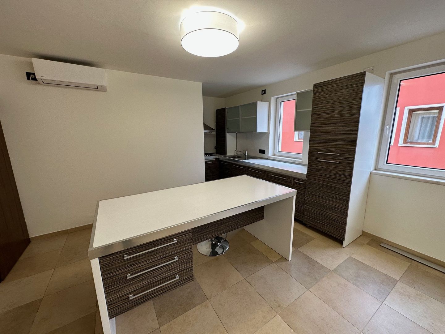 Apartament cu 3 camere de închiriat Dumbravita - Poză 4