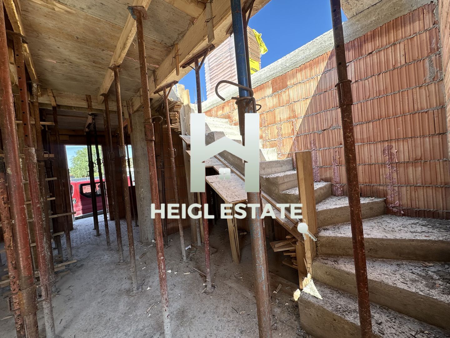 Duplex despărtit prin cameră tehinca Mosnita Noua - Poză 1