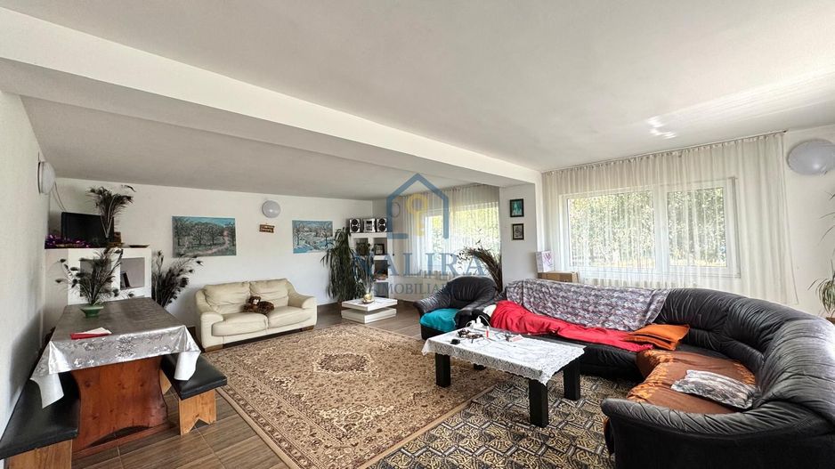 Casa spatioasa cu zona amenajata pentru ferma Cicarlau - Poză 6