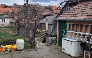 Cisnadie I Central I Casa de renovat I 500 mp teren - Poză 20