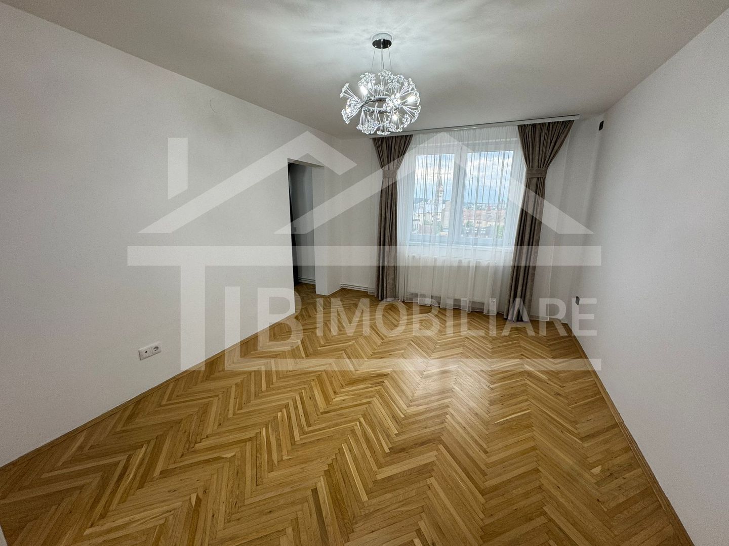 Apartament cu 2 camere, 50mp, decomandat, Zona Centrala - Poză 4
