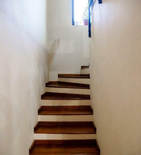 Casă complet mobilată P+1+M - Curte şi loc de parcare- - Poză 9