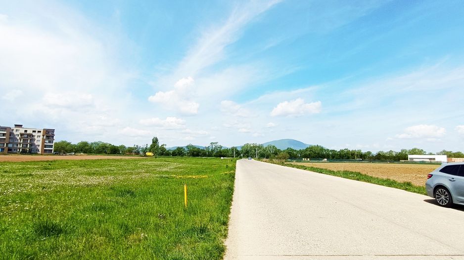 teren cu PUZ de case, in Cristian-Brasov,cu utilitati - Poză 1