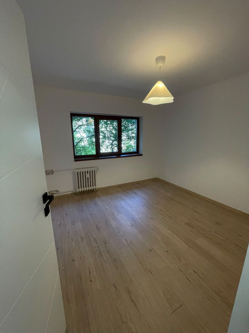 Apartament 2 camere de vanzare Apusului - Poză 1