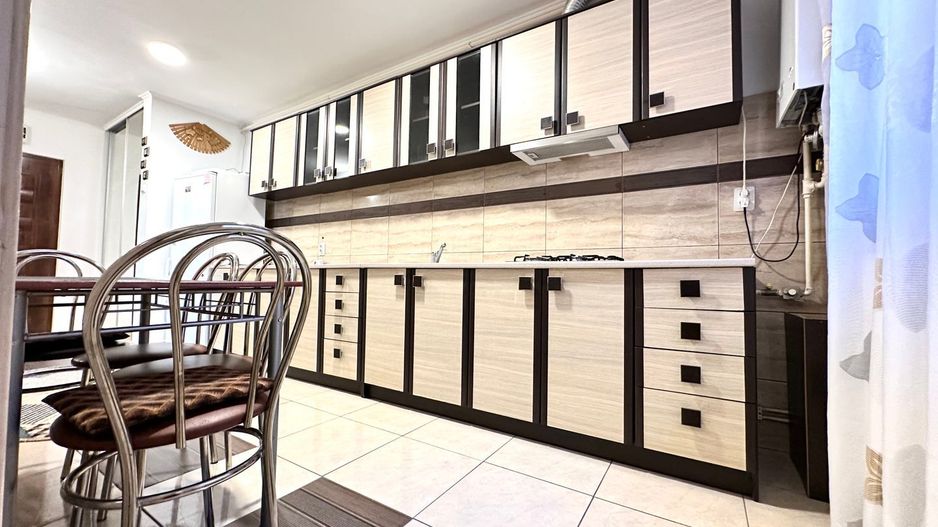 Apartament 3 camere zona Tractoru cu loc de parcare si boxa - Poză 7