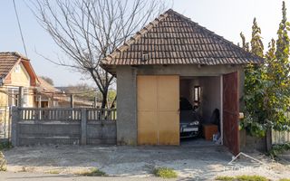 Casă spațioasă cu potențial de renovare și personalizare, în Viișoara - Poză 19