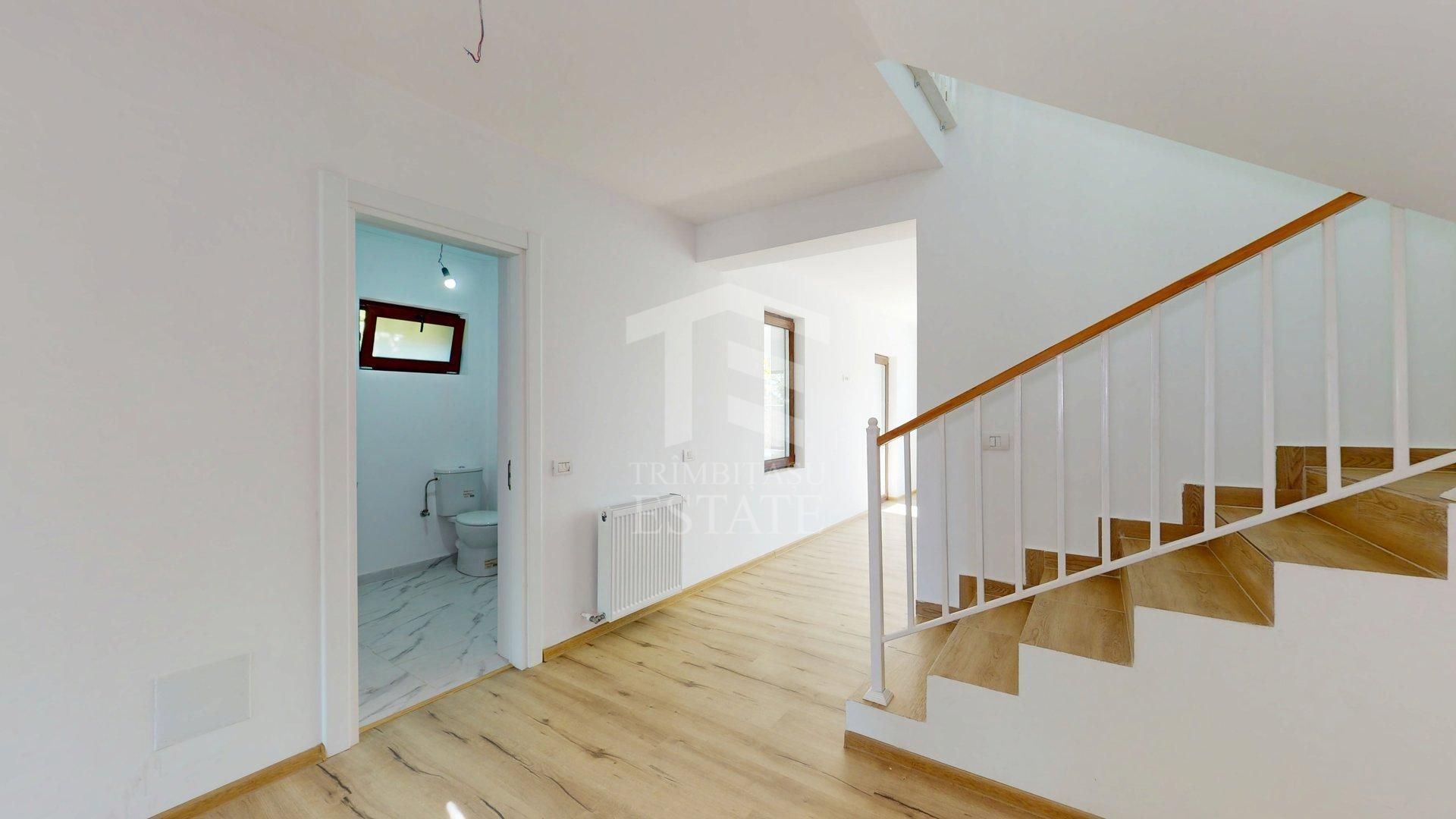 Casa Duplex cu 3 dorm.+ Dressing + Panouri Solare! Cu 2 intrari! - Poză 2