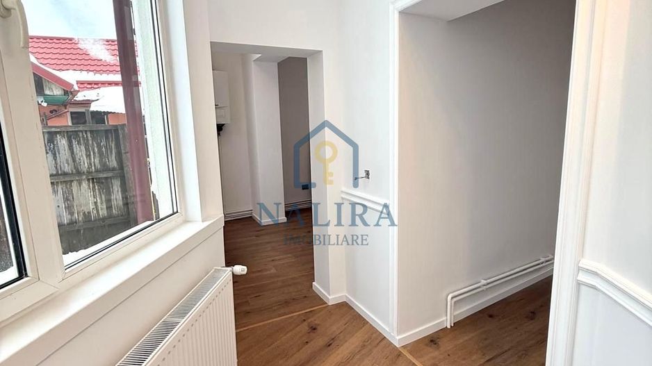 Casa de vanzare - Centrul Vechi - Poză 1