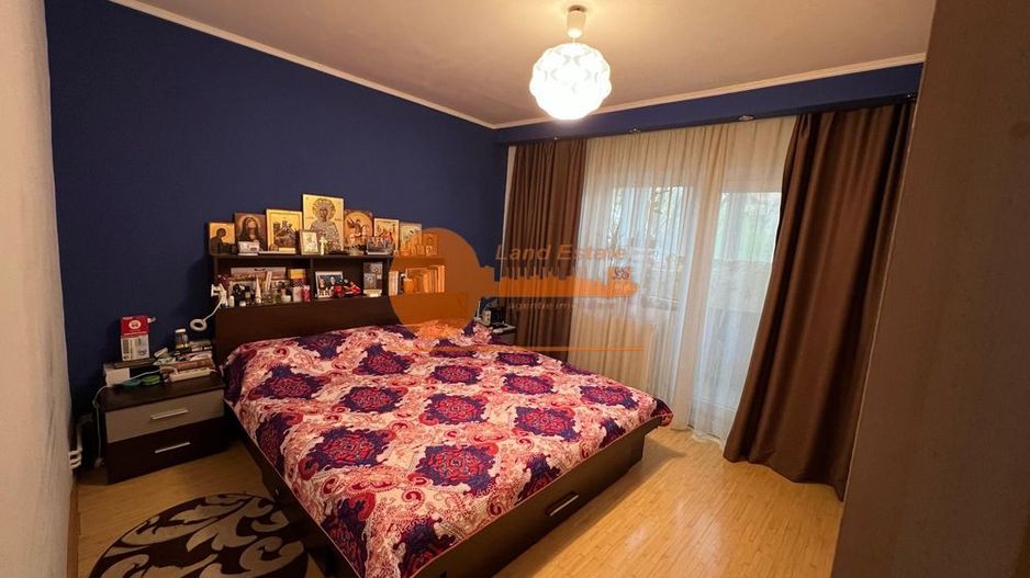 Apartament cu 4 camere in zona Parc Sebastian-Centrala Proprie - Poză 11
