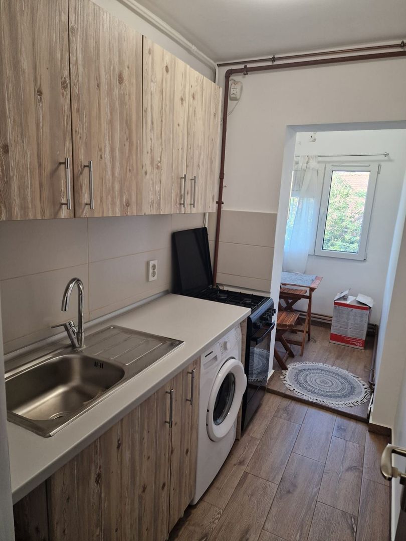 Garsoniera Superba Pajura Cu Centrala - Poză 3