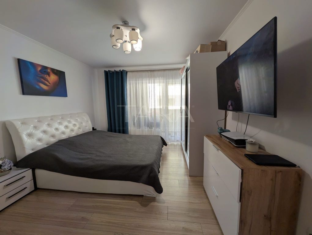 Apartament cu 3 camere, balcon închis, parcare cu CF separat. - Poză 5
