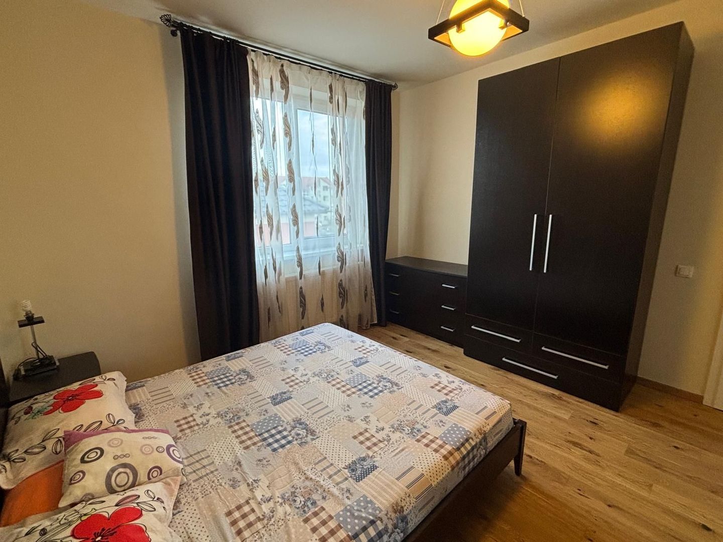 Apartament spatios si complet renovat - Poză 10