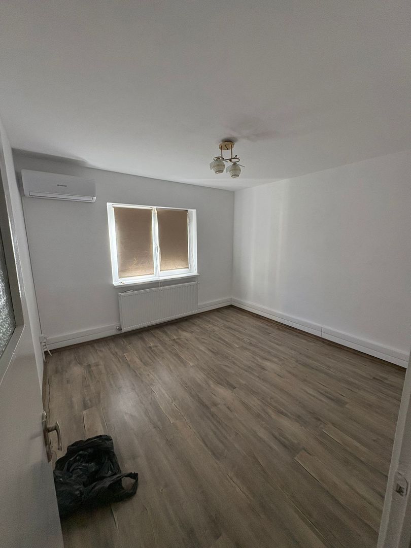 De inchiriat apartament cu 2 camere nemobilat, I. C. Frimu, etaj 3, 300 Eur - Poză 7
