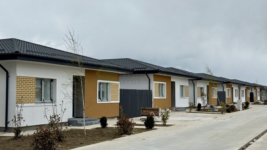 Casa 4 camere pe parter-Tunari | Teren 400 mp - Poză 8
