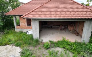 Casă de vânzare 260 mp utili + 1052 mp teren in centrul orasului Covasna - Poză 5