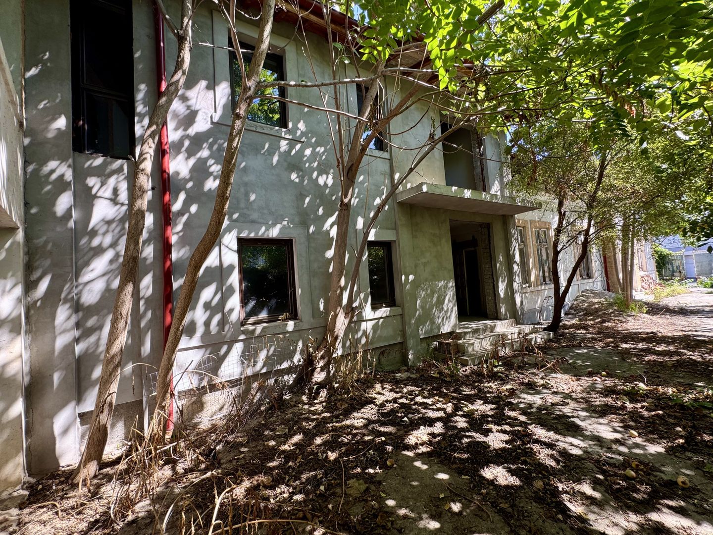 OPORTUNITATE RARA - imobil central, multifunctional, curte PROPRIE - Poză 4