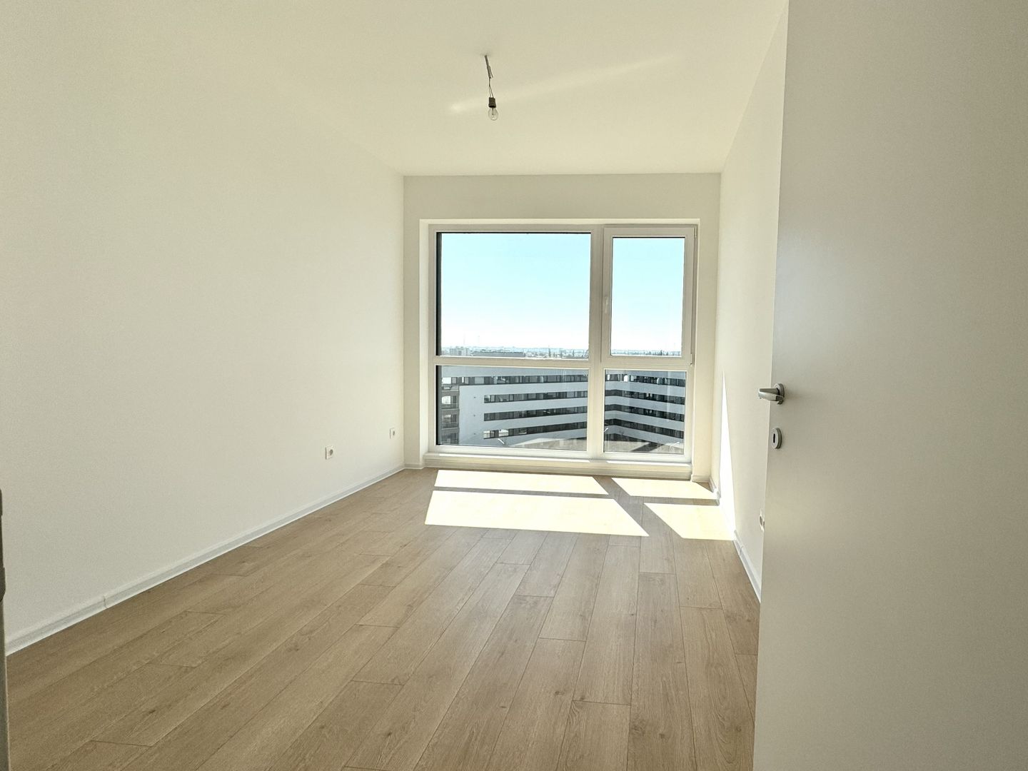 Apartament 4 camere Sector 1 Zona Mall Colosseum - Poză 2