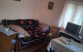 Casa de vânzare in Craciunel la strada principală - Poză 2
