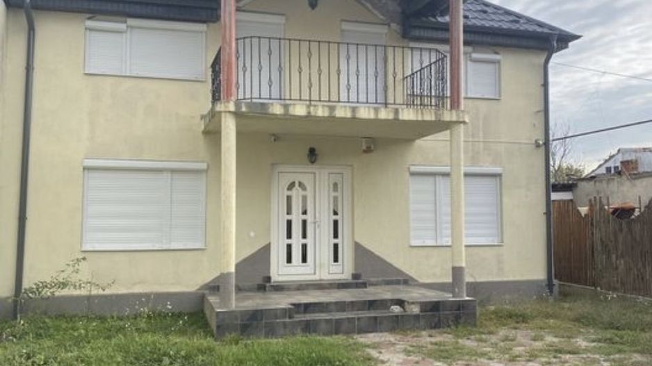 Casa de vanzare in zona Closca(liceul german) - Poză 1