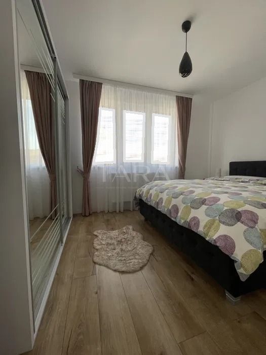 Apartament de vanzare cu 3 camere in Floresti. - Poză 3