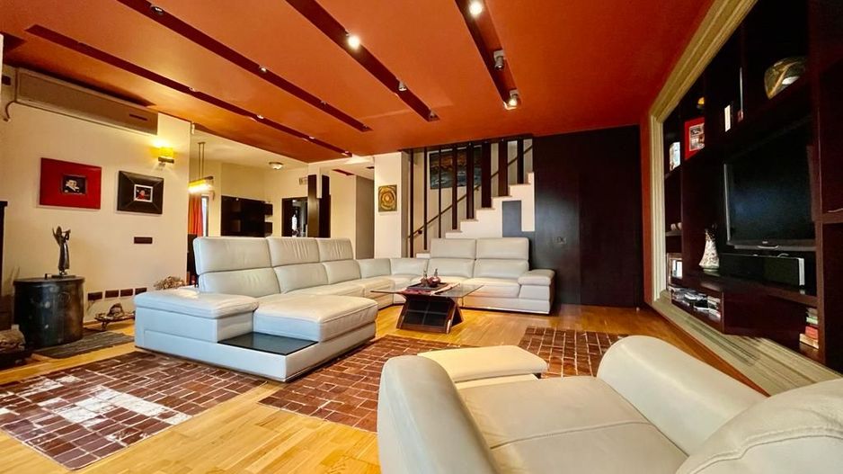 Vila 8 camere | padurea Baneasa | teren 383 mp - Poză 2