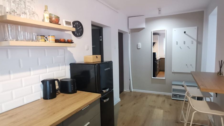 apartament 3 camere inchirier pe strada Gruia - Poză 3