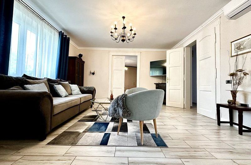 Închiriere casă cu grădină și șemineu în Timișoara – Stil și confort! - Poză 1