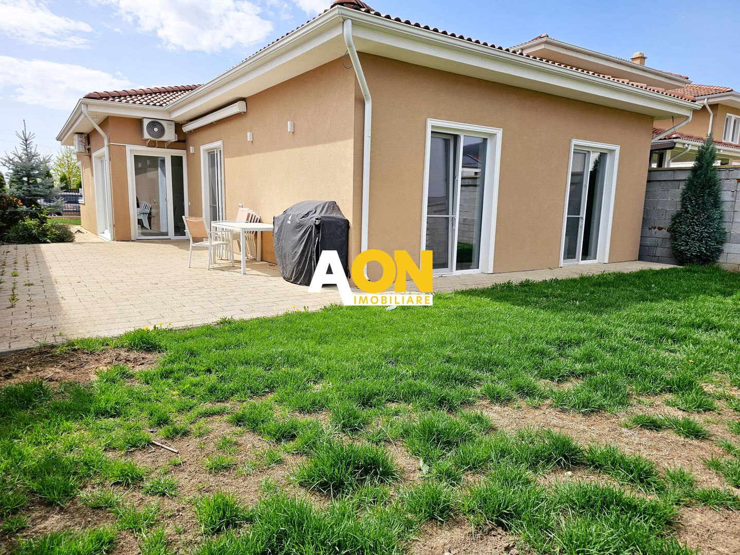 Casa 4 camere, mobilata, utilata, 414 mp teren, cu garaj, Cetate - Poză 2