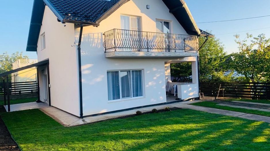 Vila deosebita,zona Hlincea - Poză 1