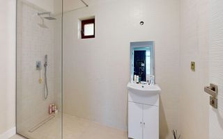 Casa moderna+2100 mp teren de vanzare. - Poză 34