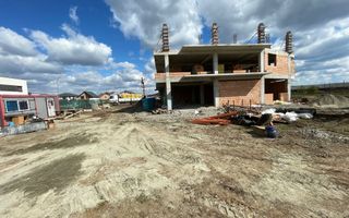 Ap cu 3 camere si 2 balcoane la etajul 1- Selimbar, zona de case - Poză 1