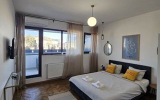 Apartament 4 camere ultracentral, renovat si mobilat, terasă spațioasă. - Poză 3