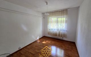 Apartament 3 Camere Decomandat - Spatios - in Zona 1 Mai - Poză 11