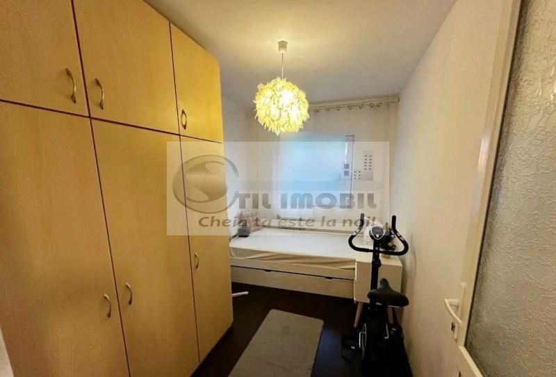 Apartament 3 cam decomandat mobilat  Alexandru cel Bun 107000 euro - Poză 4