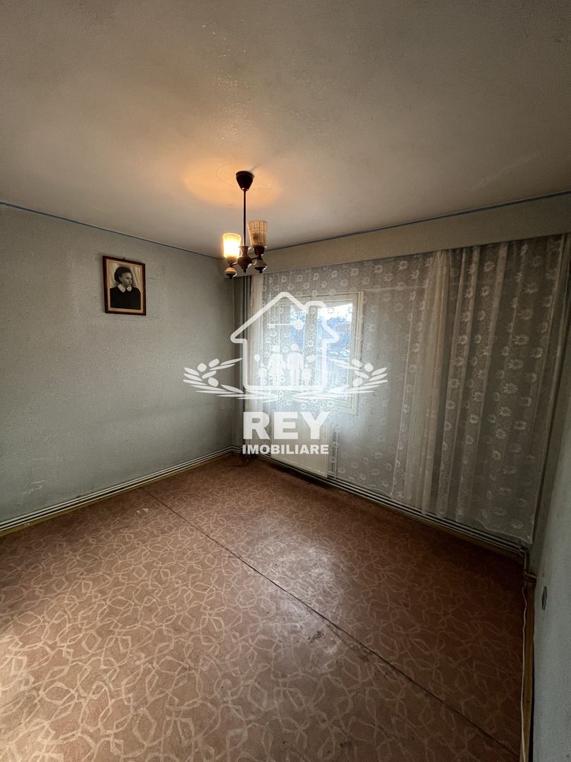 Apartament 4 camere decomandate 4 balcoane etaj 1 Str. Bâlea/Sibiu - Poză 5