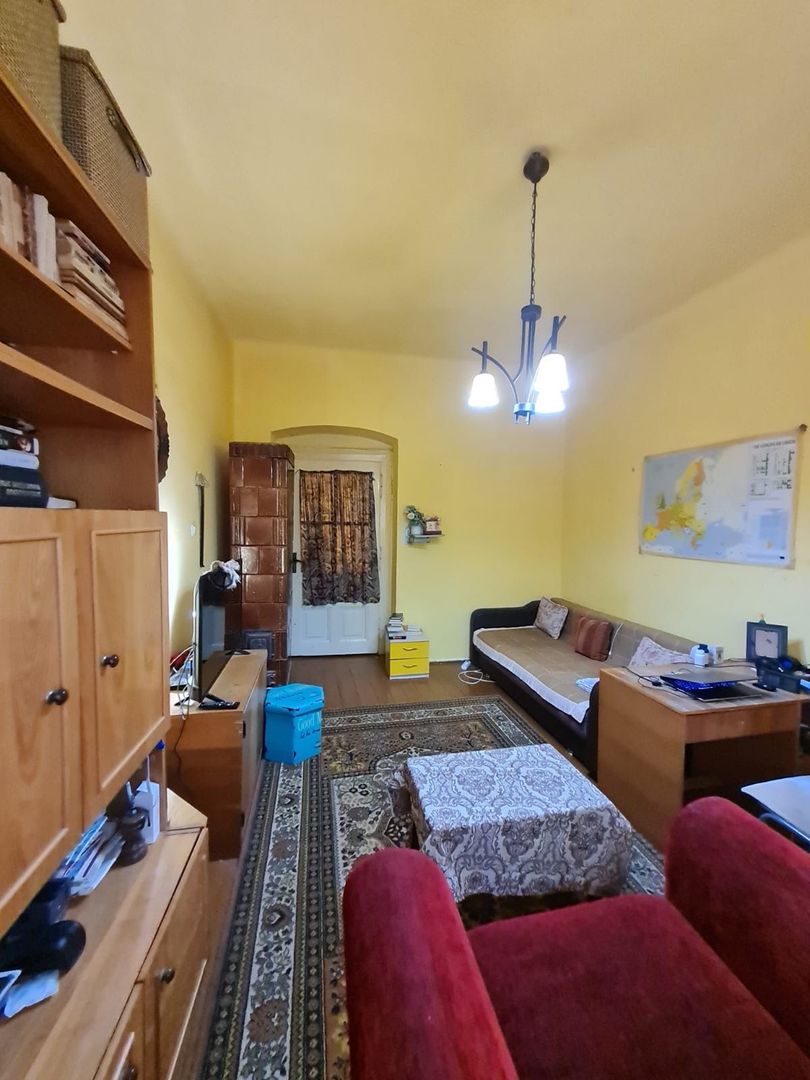 Apartament 2 camere,curte comuna/4 proprietari - Poză 14