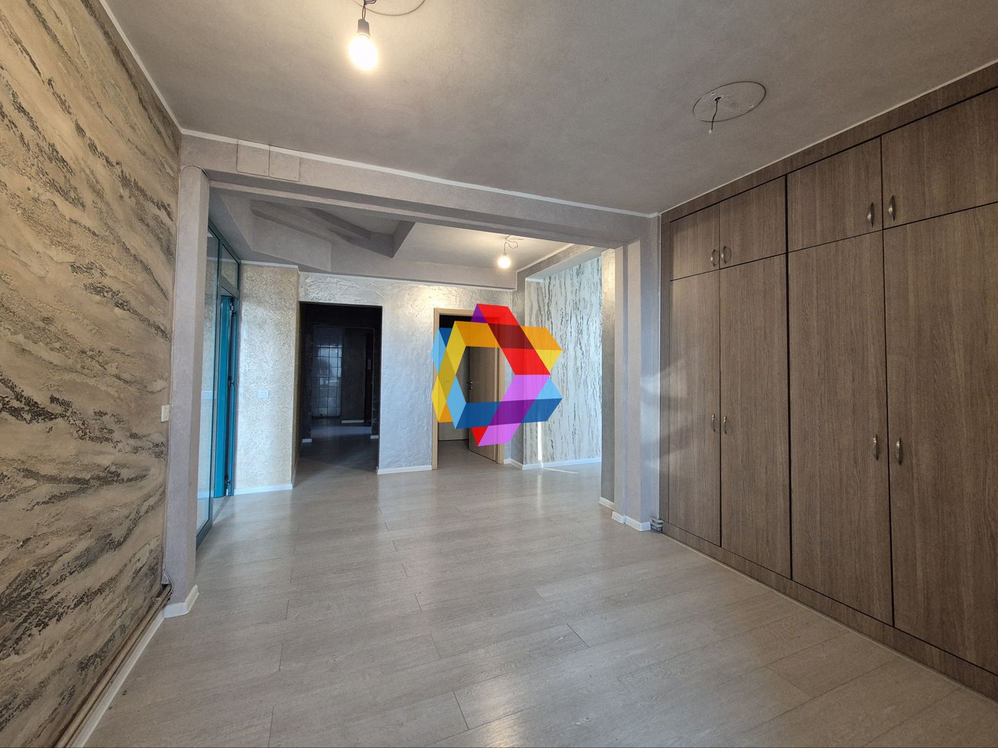 Spațiu comercial cu vad -  200 mp - Poză 6