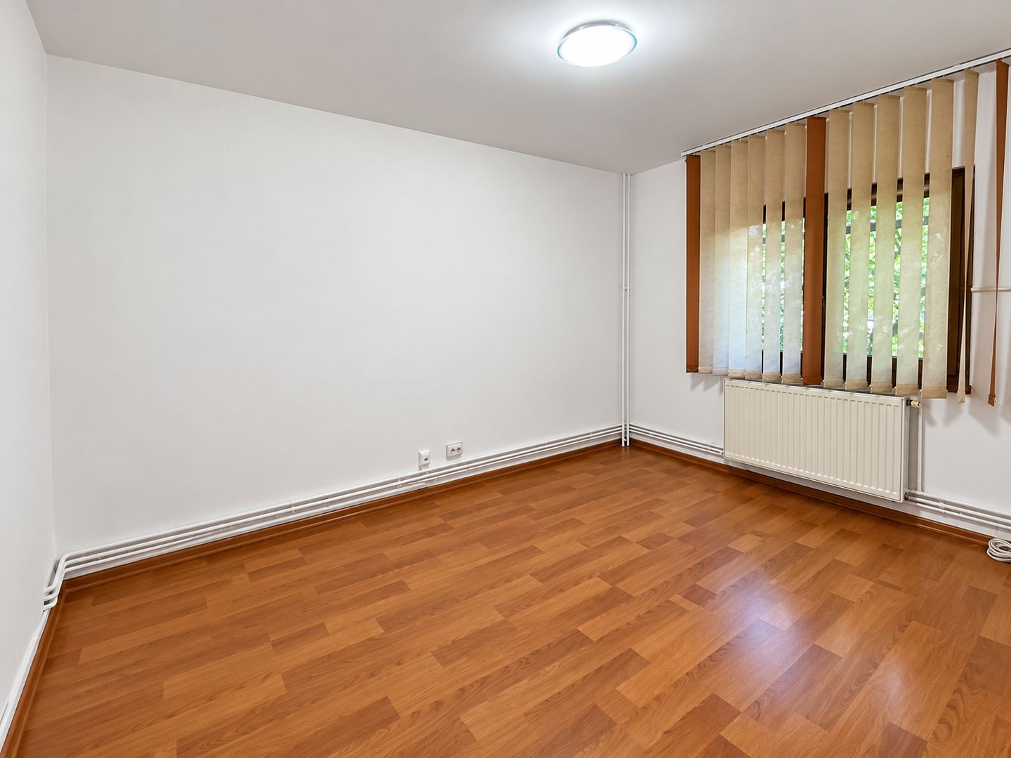 Apartament 4 camere NEMOBILAT, la PARTER, pretabil birouri - Poză 7