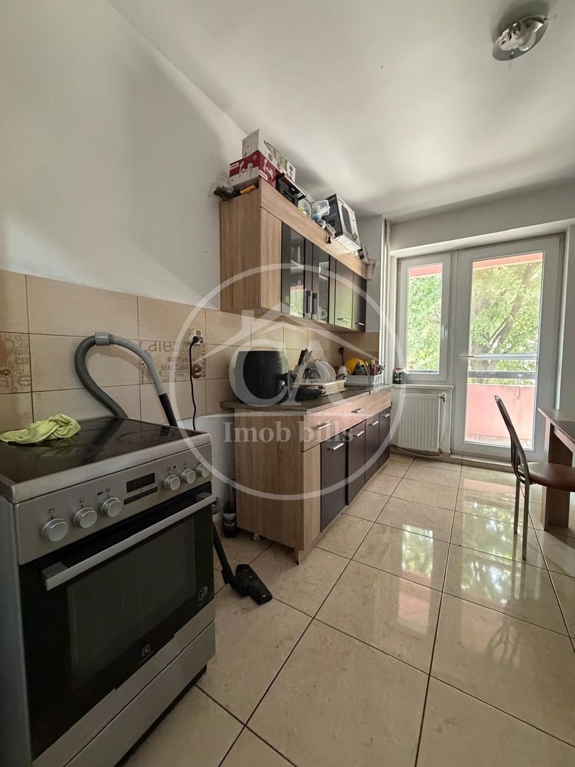 Apartament de vânzare cu 4 camere în zona Decebal, Oradea - Poză 6