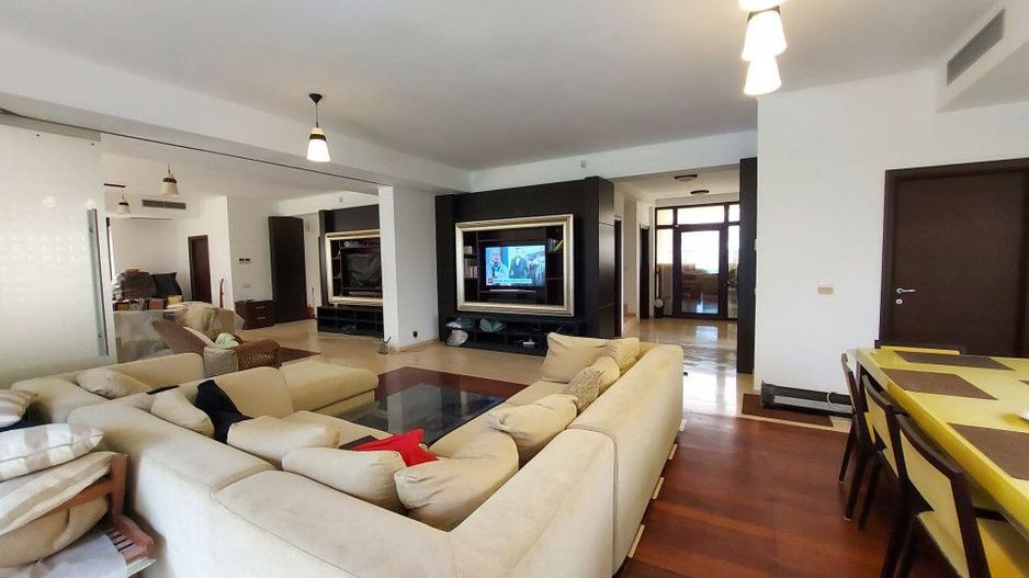 Vila de închiriat Mamaia Nord | Kazeboo Beach | Curte 250 mp - Poză 17