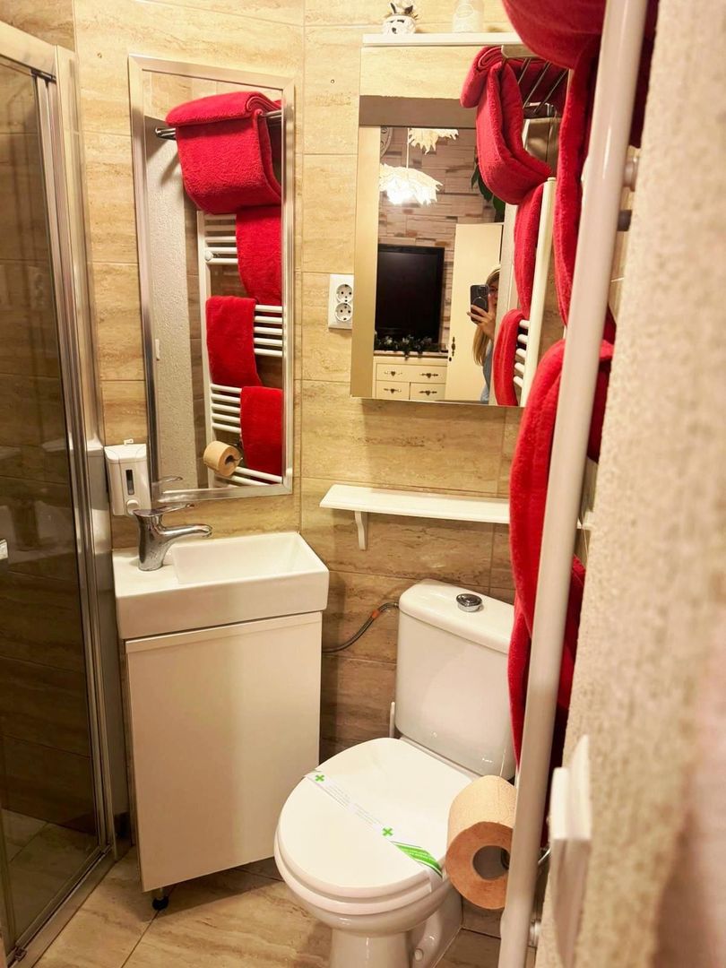 Studio renovat mobilat si utilat,Brasov,centrul istoric - Poză 7