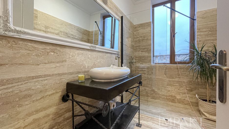 Apartament spectaculos cu 3 camere ultracentral - Poză 9