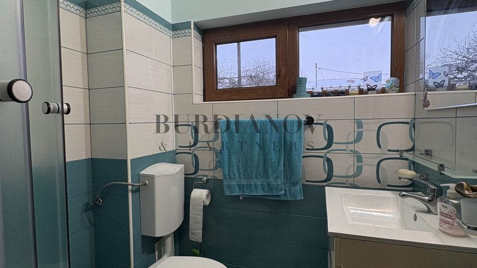 Casă cu 4  camere de închiriat - Vitan - Poză 12