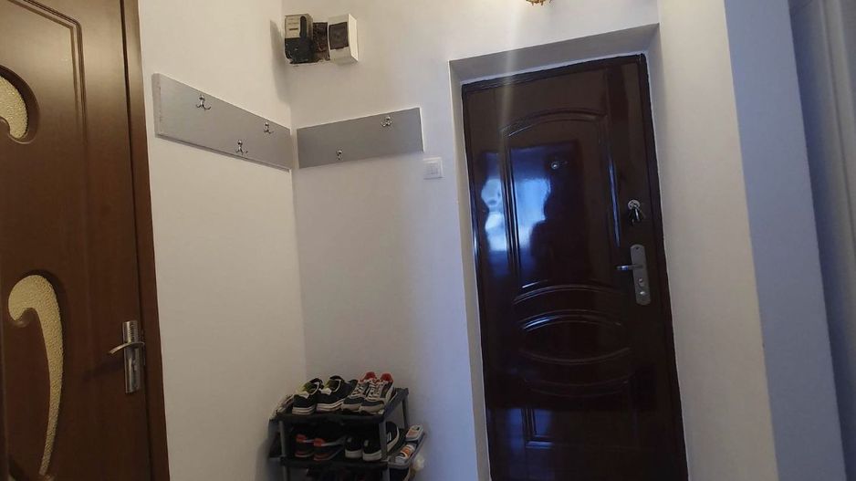 Vand apartament 2 camere - Poză 4